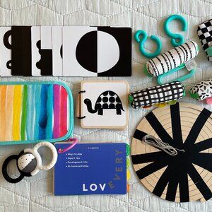 Lovevery The Looker Play Kit (0-12 weeks)